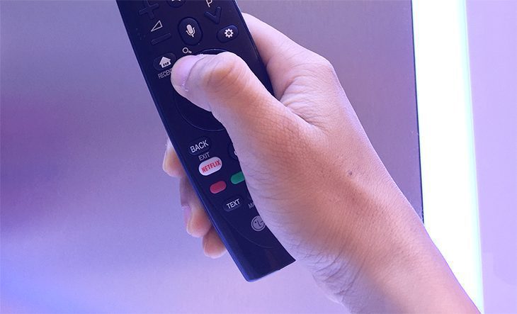 cach-tai-ung-dung-tren-smart-tivi-lg-2017-jpg Bước 2: Nhấn nút Home di chuyển chuột đến Màn hình chính của TV LG.