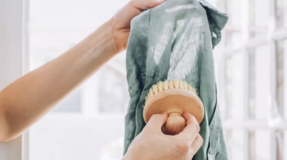 loại bỏ các bào tử nấm mốc bên ngoài quần áo