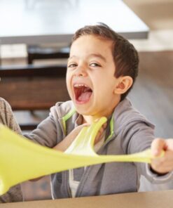 Cách tẩy slime dính trên quần áo