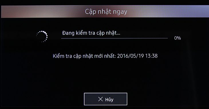 tivi Samsung đang kiểm tra bản cập nhật mới nhất