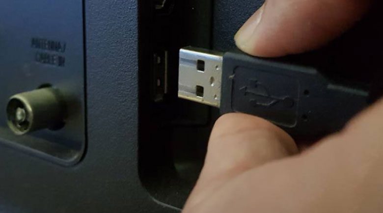 cắm đầu usb của chuột có dây với tivi Sony