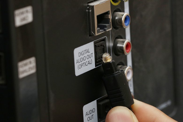 ckeditor_2810791-jpg cách kết nối tivi Samsung với amply - cổng optical trên tivi