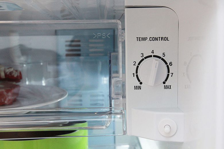 Chỉnh nhiệt độ tủ lạnh LG sử dụng núm xoay, nút gạt