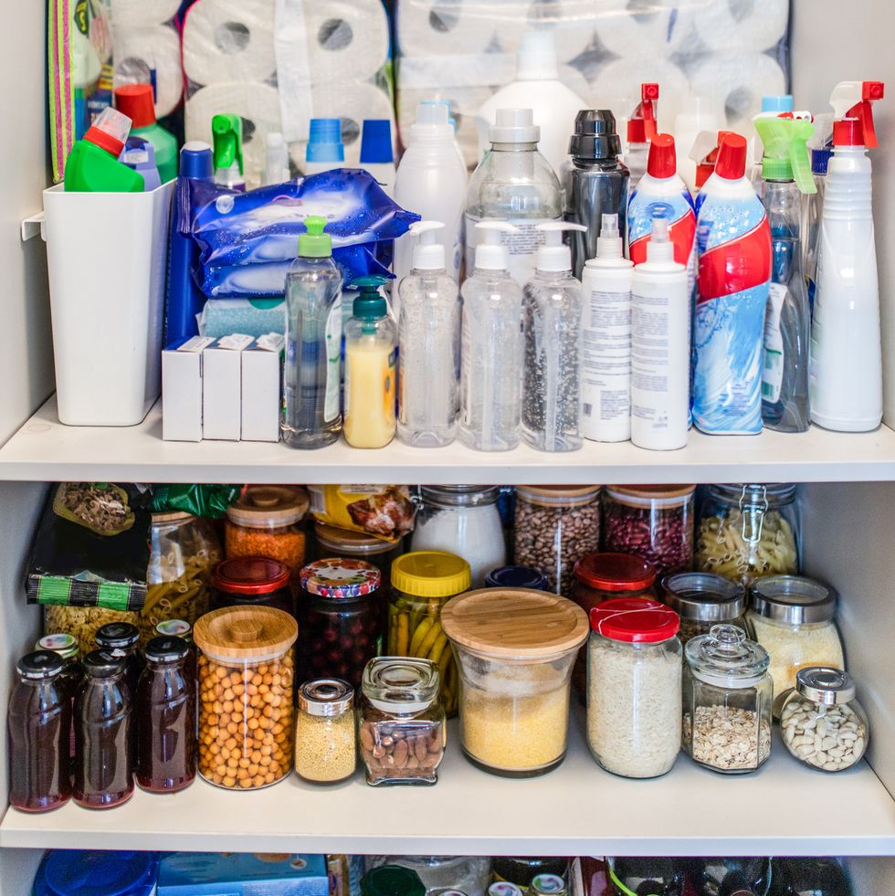 ý tưởng tổ chức phòng đựng thức ăn - giữ hóa chất riêng biệt ý tưởng tổ chức phòng đựng thức ăn giữ hóa chất riêng biệt