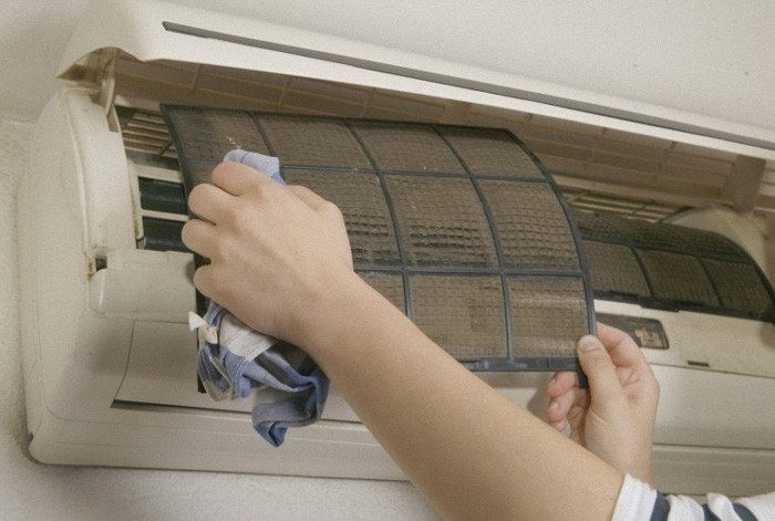 Tháo và vệ sinh lưới lọc điều hòa LG