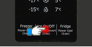 huong-dan-su-dung-chuc-nang-lam-da-tu-dong-tren-tu-lanh-samsung-3-e1699412510217-jpg Nhấn nút "Ice On/Off" để bật chế độ làm đá tự động.
