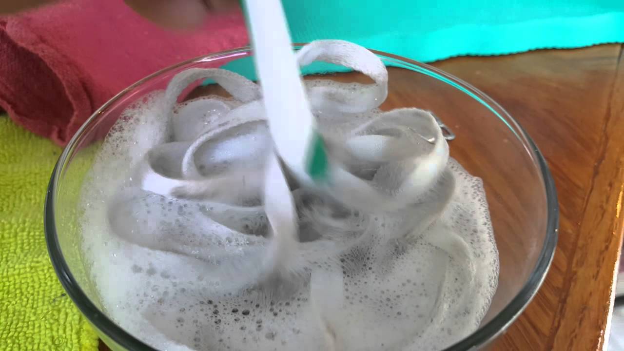 Làm Sạch Dây Giày Trắng