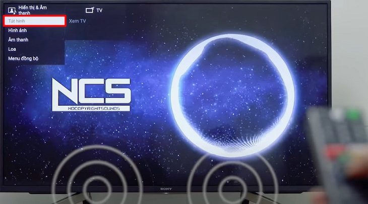Sau khi bấm trên màn hình tivi hiện bảng Hiển thị & Âm thanh, Chọn Tắt hình là có thể tắt màn hình tivi sony khi nghe nhạc