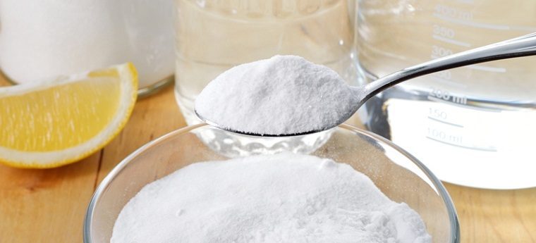 Mẹo xử lý nước sốt, nước tương bị dính trên quần áo khi ăn uống