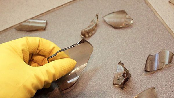 Nhặt những mảnh vỡ lớn