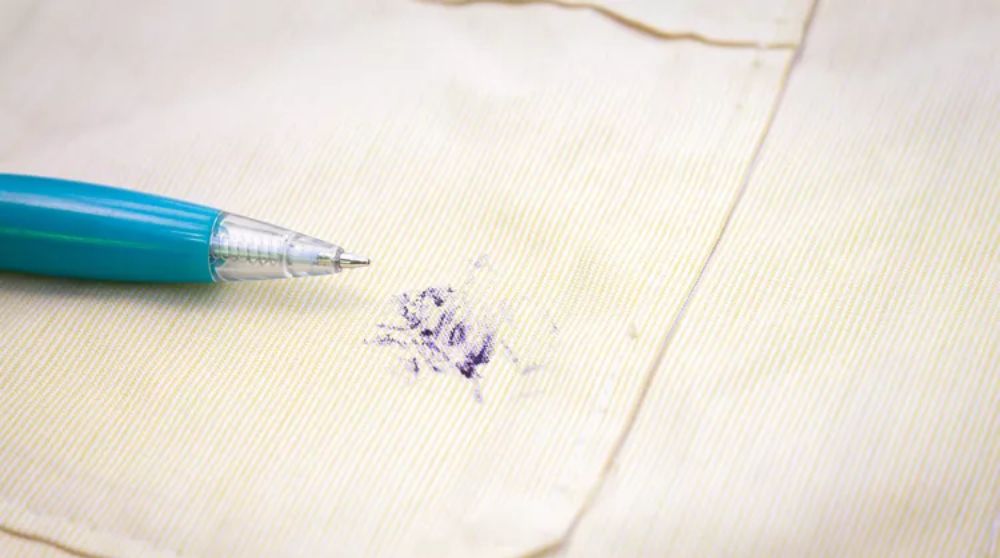 vết mực trên quần áo